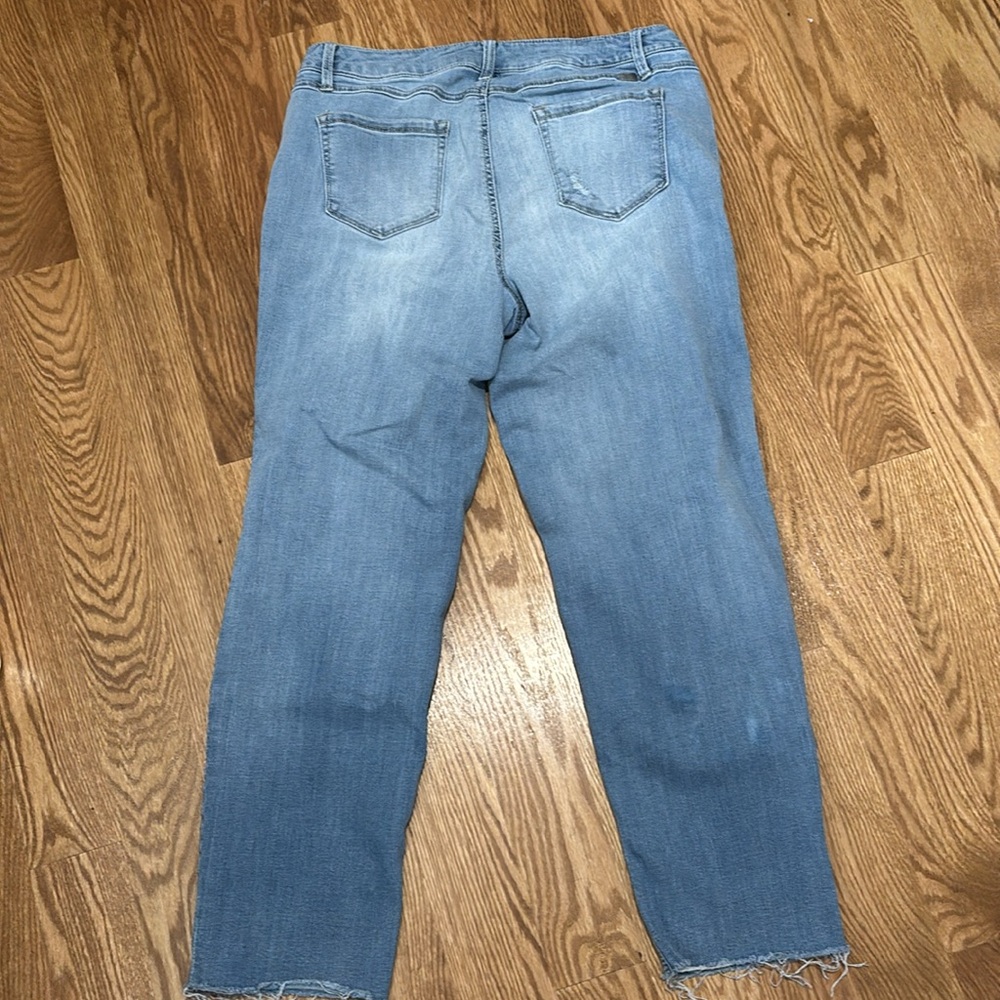 1822 denim ripped jeans straight leg light denim color - Picture 2 of 4